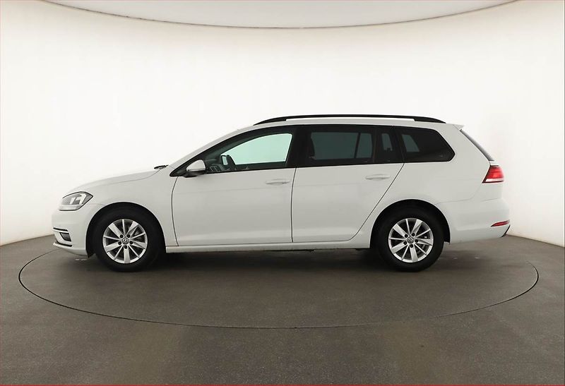 Volkswagen Golf (2019) 1.6 TDI, Tempomat - fotka 3 z 18