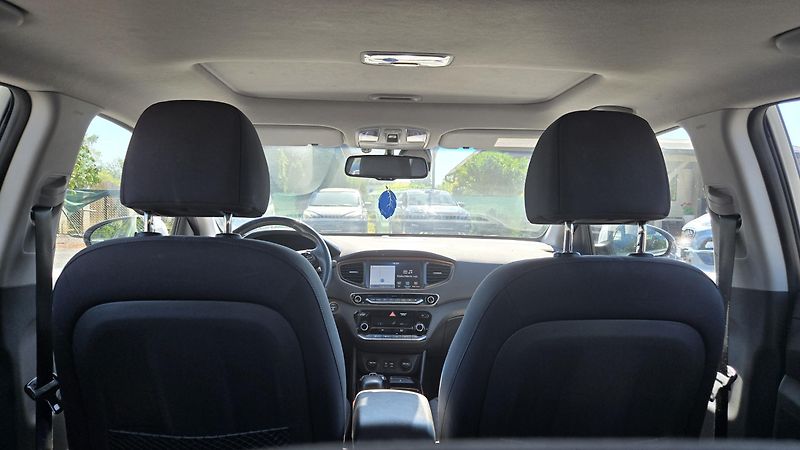Hyundai Ioniq ELECTRIC DRIVE 88KW STYLE  - fotka 16 z 48