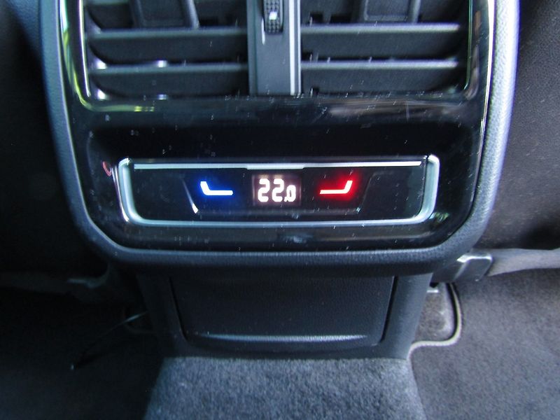 Volkswagen Passat (2022) 2.0 TDI DSG 147kW  MATRIX - fotka 28 z 41