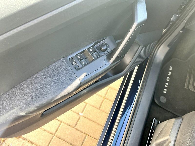 Seat Arona (2022) 1,0 TSi 81kW Style DSG7 - fotka 17 z 24