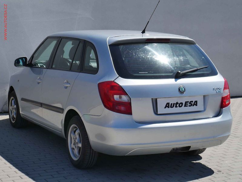 Škoda Fabia (2009) 1.4i 16V, ČR, tažné, zmk - fotka 6 z 15