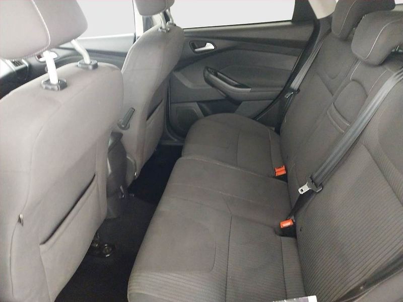 Ford Focus (2012) Titanium 2.0 TDCi, Serv.kniha - fotka 10 z 20