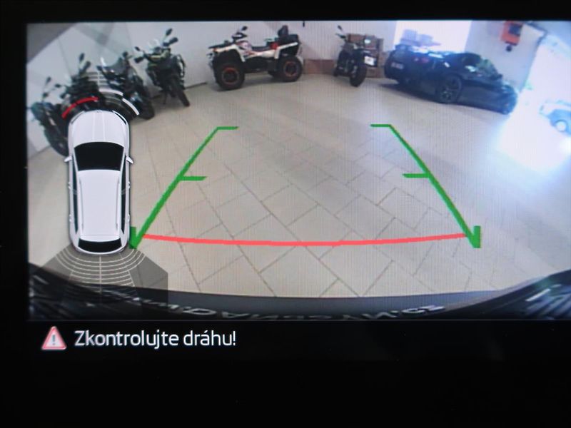 Škoda Karoq 2,0 TDI Scout 4x4 1.majitel - fotka 26 z 41