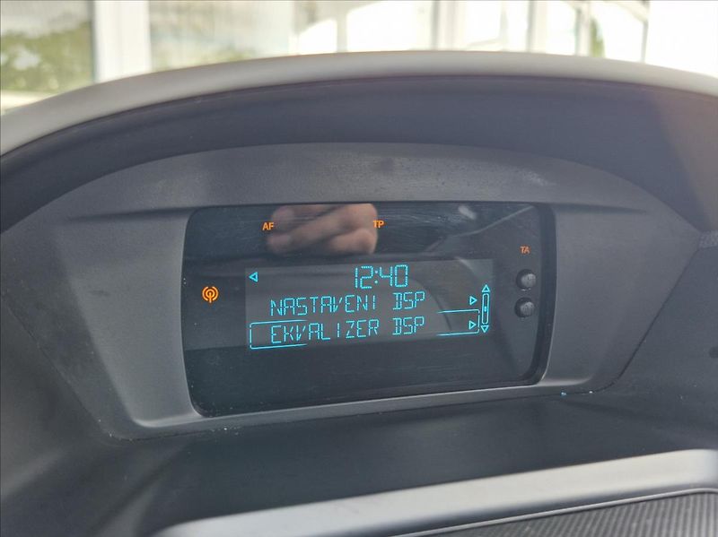 Ford Kuga 1,5 i EB 88kW AC VÝHŘEV NOVSTK - fotka 28 z 36