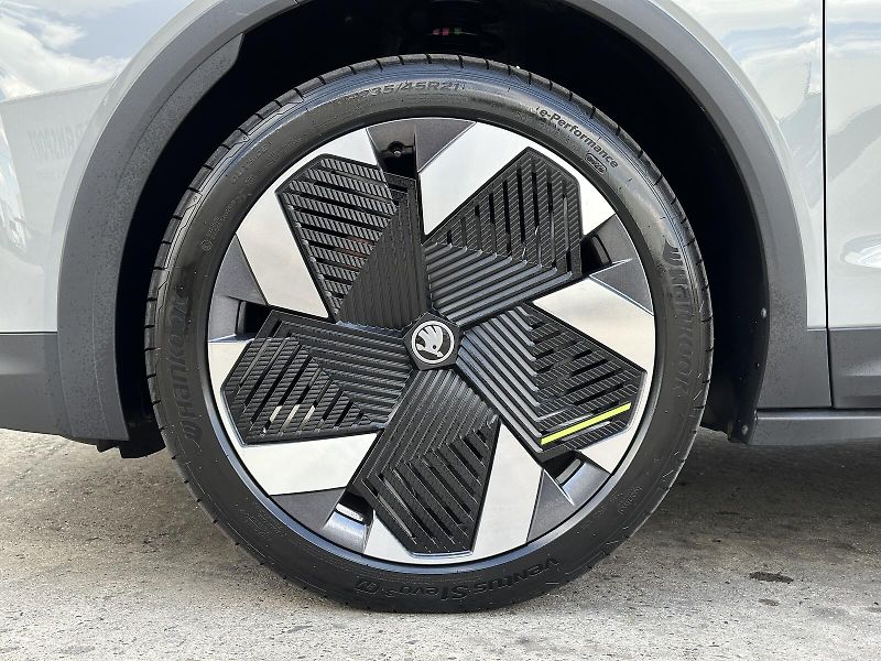 Škoda Elroq RS Color Concept 340PS 4x4 84i - fotka 12 z 51