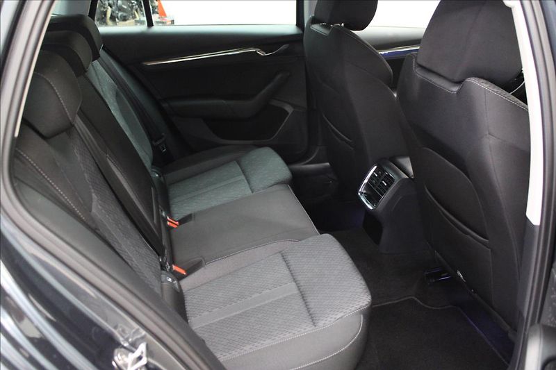 Škoda Octavia 2,0 TDI 4x4 Style+ - fotka 13 z 29