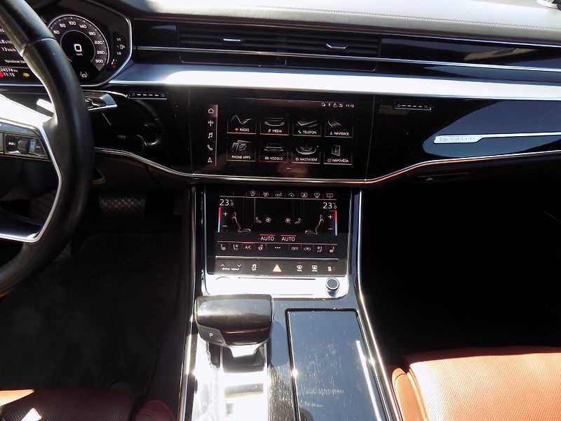 Audi A8 3,0 TFSI 250 KW LONG FULL!!!!! - fotka 35 z 46