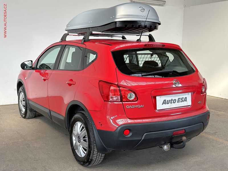 Nissan Qashqai (2008) 2.0DCi 4x4, AC, temp - fotka 6 z 15