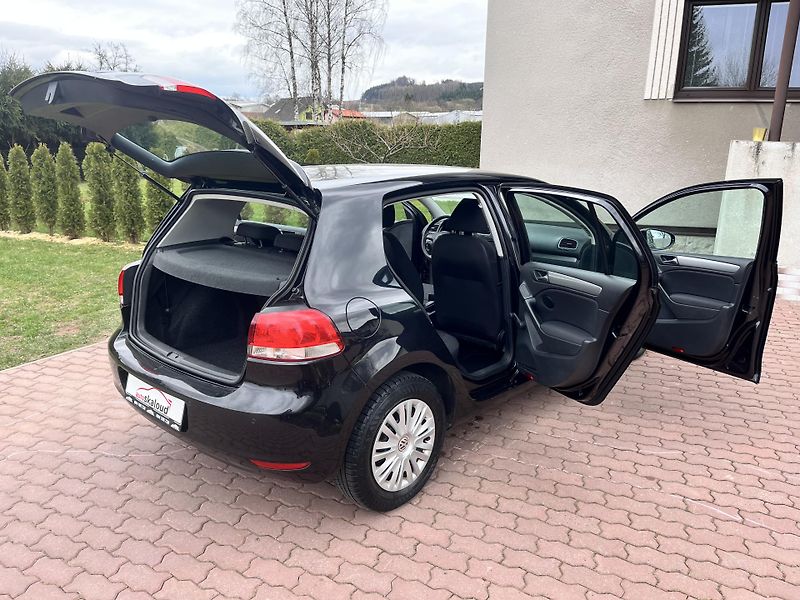 Volkswagen Golf 1.4 59KWMPI,NAVI,DVD,TZ,2xKOLA - fotka 28 z 45