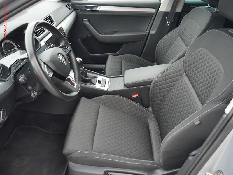 Škoda Superb (2020) 2.0 TDi, Ambition, LED, navi - fotka 9 z 23