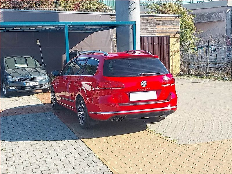 Volkswagen Passat (2015) 2.0 TDI, Navi, Xenony - fotka 4 z 17