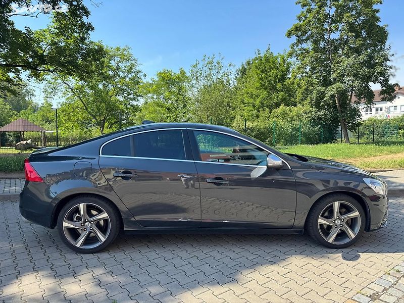 Volvo S60 2.4D5 R-Design servis.historie - fotka 8 z 30