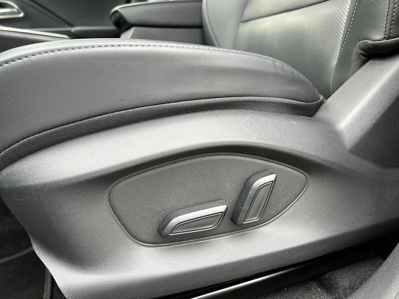 MG ZS 1.5 HYBRID+ 145 kW 10.000KM - fotka 10 z 20