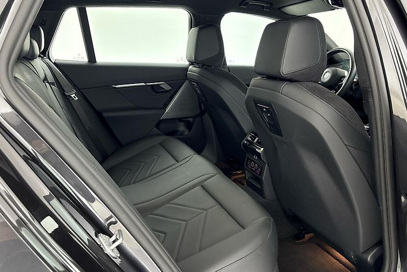 BMW Řada 5 540d xDrive Touring - fotka 12 z 24