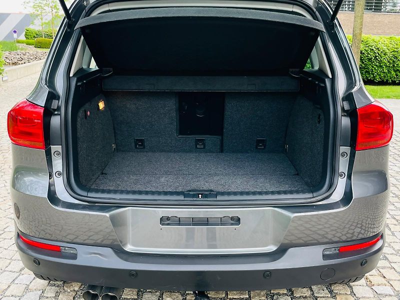 Volkswagen Tiguan 1.4TSI MANUÁL SENZORY TAŽNÉ - fotka 19 z 47