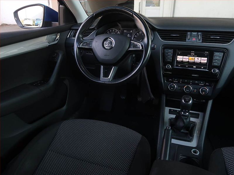 Škoda Octavia (2016) 1.6 TDI, Tempomat - fotka 7 z 16
