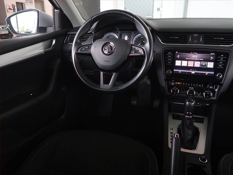 Škoda Octavia (2017) 1.6 TDI, Automat, Navi - fotka 7 z 18