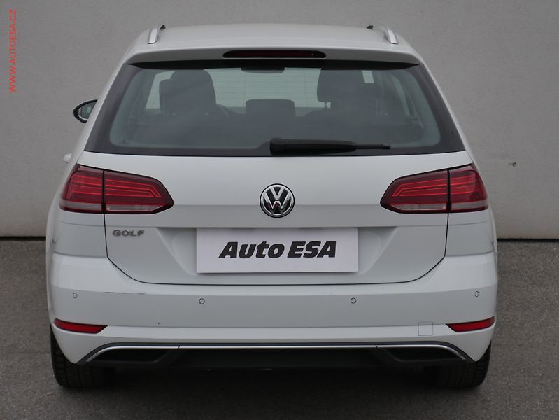 Volkswagen Golf (2019) 1.0 TSi, 2.maj,ČR, Marathon - fotka 5 z 25