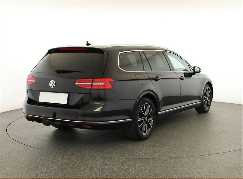 Volkswagen Passat (2016) 2.0 TDI, Kůže, Navi, Tempomat - fotka 5 z 19