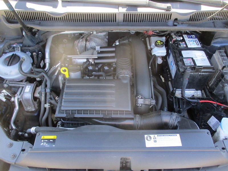 Volkswagen Touran (2016) 1.4TSi 110kW CLBMT 142tkm - fotka 45 z 47