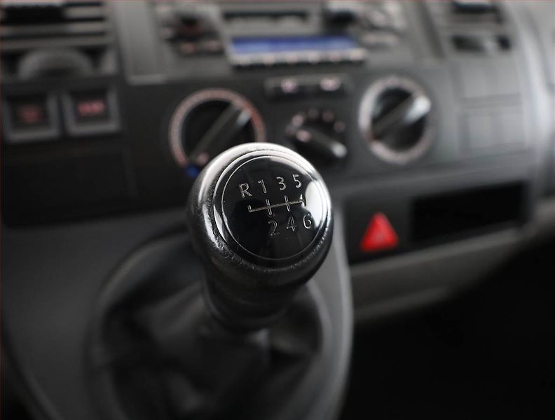 Volkswagen Transporter (2004) 2.5 TDI, L2H1, ČR - fotka 9 z 14