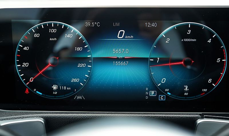 Mercedes-Benz GLB 200d 4Matic/AMG/AT/150 PS/Led - fotka 36 z 41