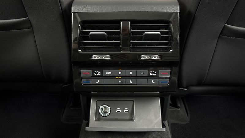 Volkswagen Touareg 3.0 TSI PHEV Tiptronic Eleganc - fotka 20 z 33