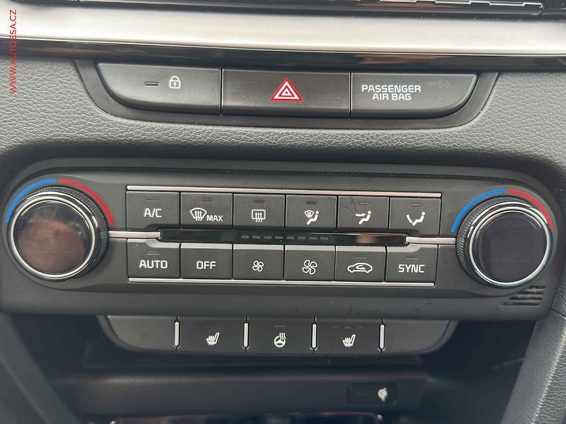 Kia XCeed (2021) 1.5 T-GDi, ČR, servis.kniha. - fotka 18 z 23