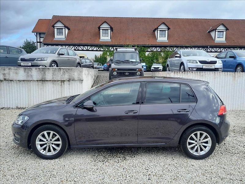 Volkswagen Golf VII 1,2 TSI 81kW LOUNGE - fotka 4 z 60