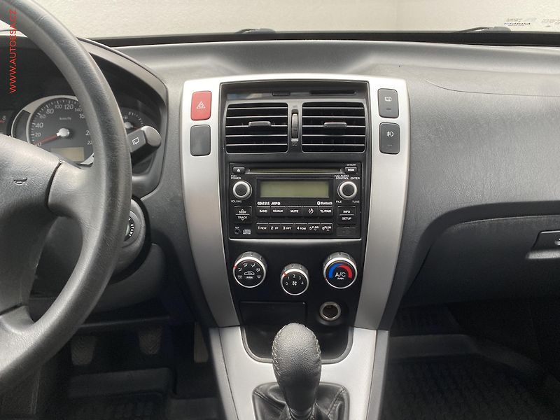 Hyundai Tucson (2008) 2.0i, AC, el. výbava - fotka 12 z 15