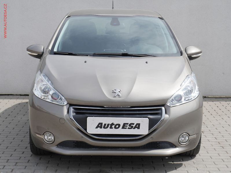 Peugeot 208 (2014) 1.6i, ČR, autoAC, temp - fotka 2 z 15