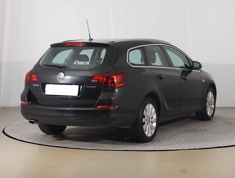 Opel Astra (2012) 1.4 T, Serv.kniha, Navi - fotka 5 z 19