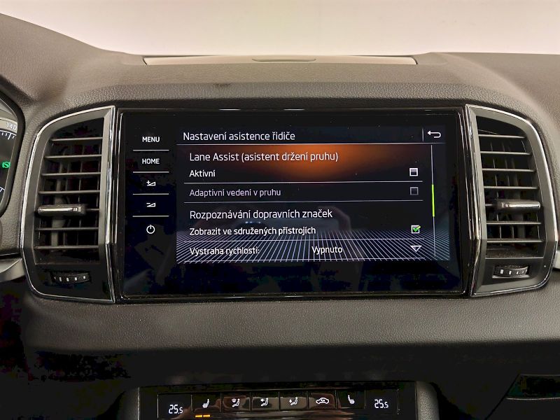 Škoda Karoq (2018) 2.0 TDI 110 kW DSG 4x4 Style P - fotka 12 z 29