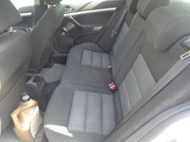 Škoda Octavia 1,6 MPI - fotka 14 z 15