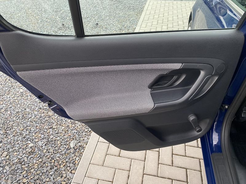 Škoda Fabia 1.2i 1x MAJ.- 84 000 KM - fotka 18 z 30