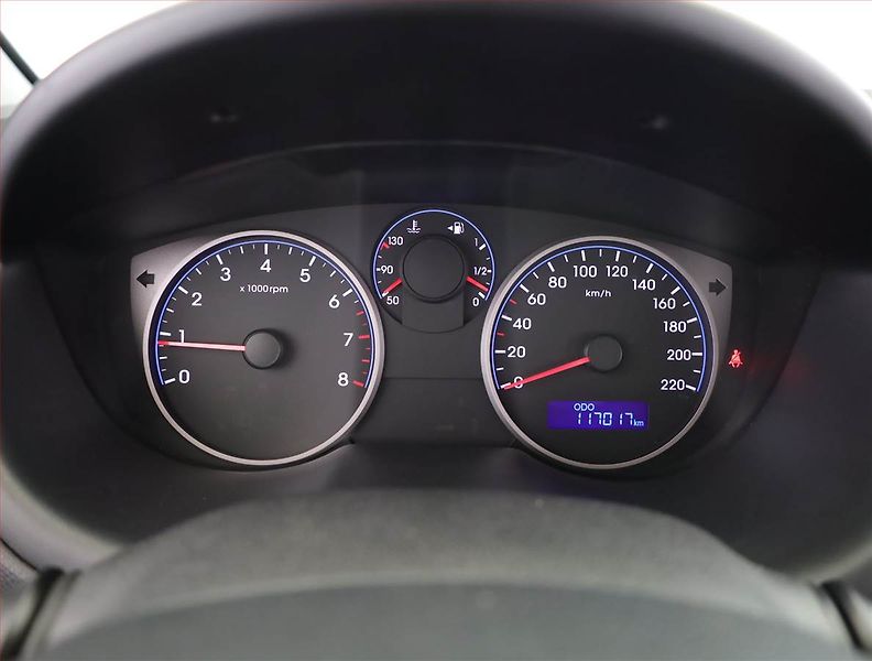 Hyundai i20 (2014) 1.2, Serv.kniha - fotka 8 z 12