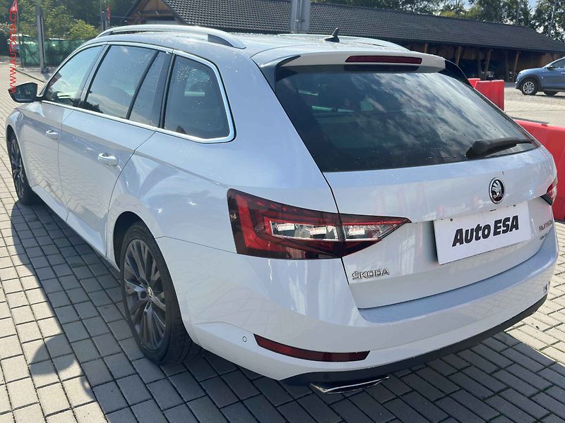 Škoda Superb (2016) 2.0TSi 4x4, ČR, DSG, bixen - fotka 6 z 26