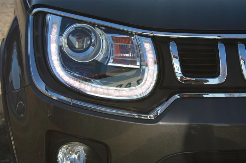Suzuki Ignis 1,2 i  4x4,COMFORT,VÝHŘEVY - fotka 26 z 31