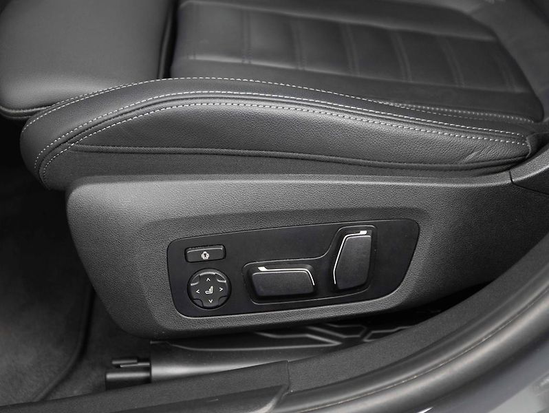 BMW Řada 3 M340i xDrive Touring - fotka 21 z 23