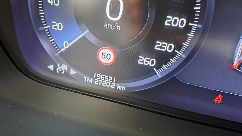 Volvo V90 2.0 D3 Break NAVI Bílá kůže - fotka 24 z 30