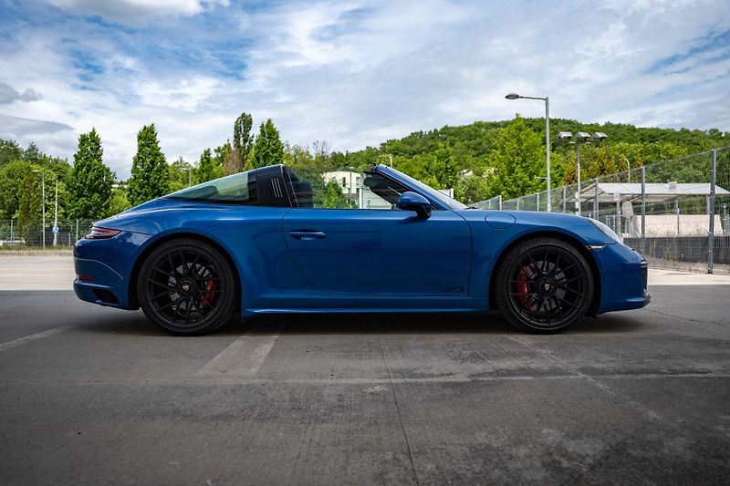 Porsche 911 (2018) 991 4 GTS Targa - fotka 9 z 38