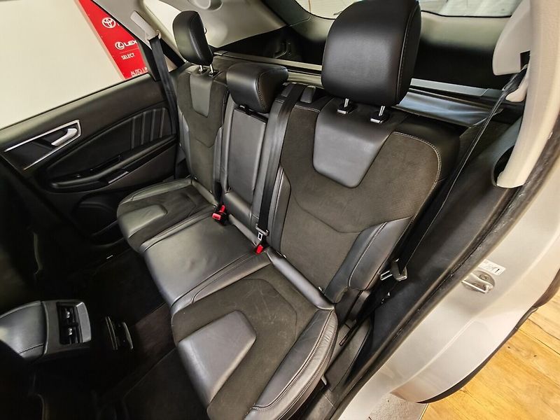 Ford Edge 2.0 Automat, 154 kW - fotka 17 z 44