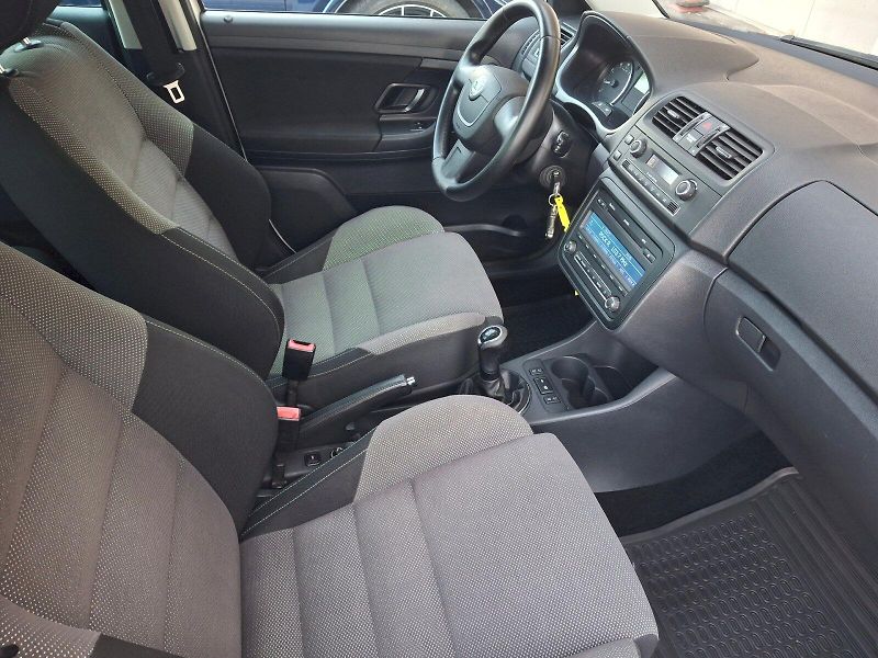 Škoda Fabia (2011) Sport 1,2TSi 63kW - fotka 13 z 28