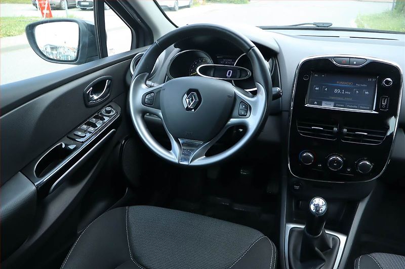 Renault Clio (2015) 1.2 16V, Navi, Tempomat - fotka 7 z 21