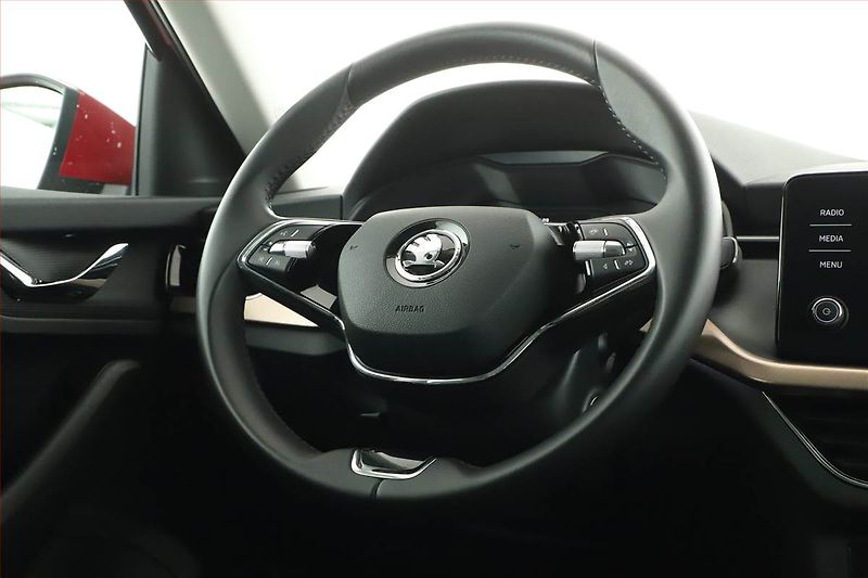 Škoda Scala (2023) Style 1.0 TSI, ČR,1.maj - fotka 8 z 19
