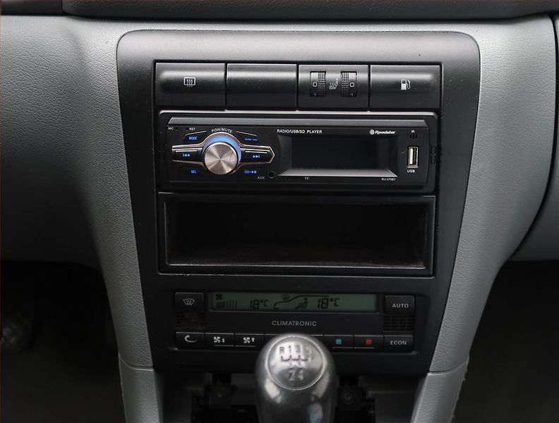 Škoda Octavia (2000) 2.0, po STK, Tažné, Klima - fotka 12 z 14