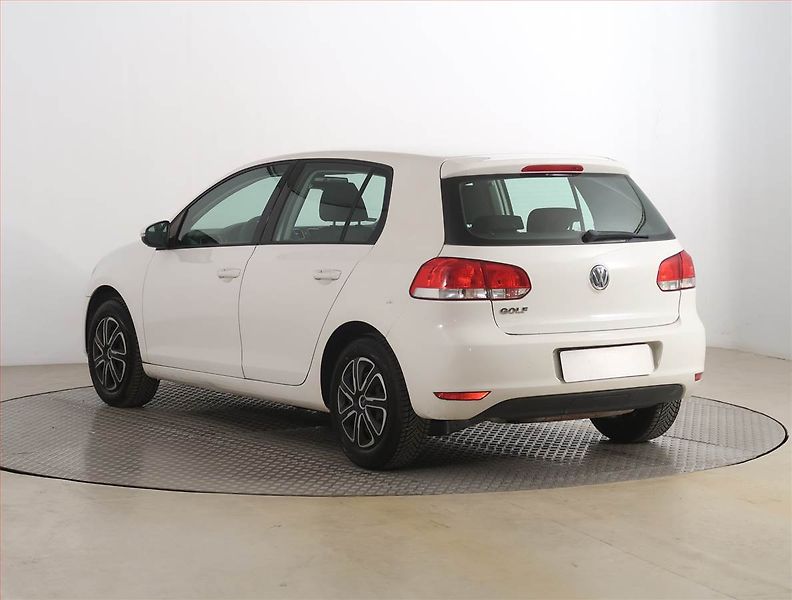 Volkswagen Golf (2011) 1.4 16V, Vyhř. sedaček - fotka 4 z 14