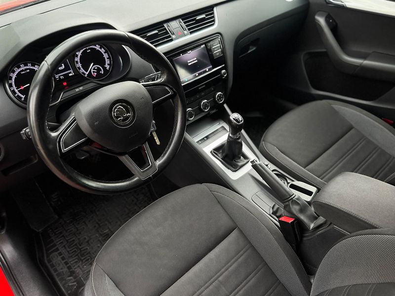 Škoda Octavia 1.6 1.MAJITEL ČR DPH NEBOURÁNO - fotka 15 z 25