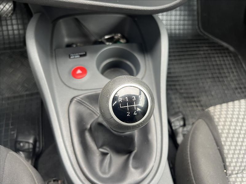 Seat Leon 1,4 MPi 63KW KLIMA ČR - fotka 19 z 30