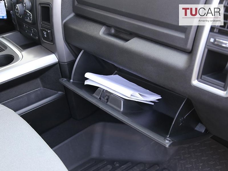 RAM 1500 (2023) Classic 5.7 V8 HEMI - fotka 31 z 44